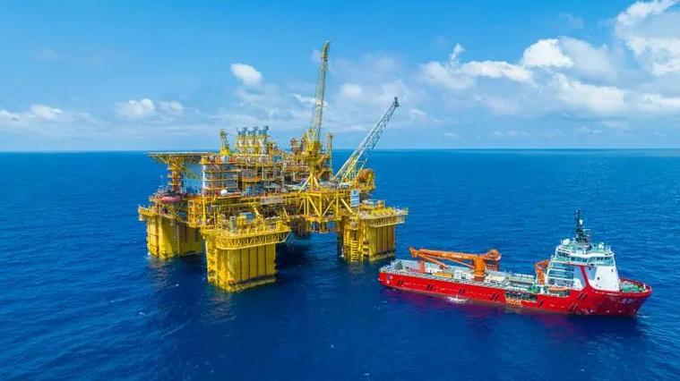两年来,中国海油在深水海域持续发力,目前已勘探开发深海油气田12个